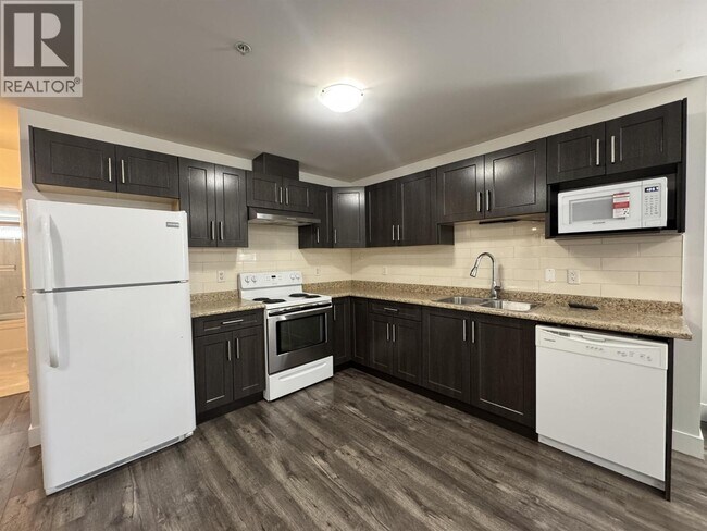 20385-20123 123 Ave in Maple Ridge, BC - Building Photo - Building Photo