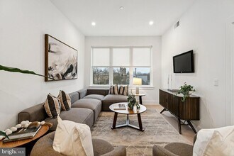 30 W Allens Ln, Unit 309 in Philadelphia, PA - Building Photo - Building Photo