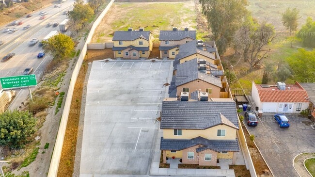 3267 Chester Ln in Bakersfield, CA - Building Photo - Building Photo