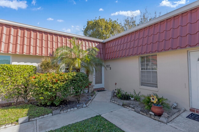 857 Worcester Ln in Greenacres, FL - Building Photo - Building Photo