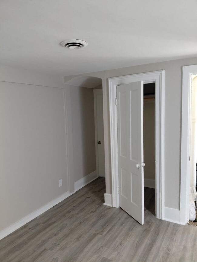 2467 S Burrell St in Milwaukee, WI - Building Photo - Building Photo