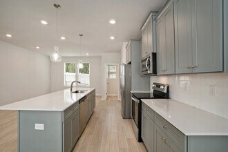 3170 Washburn St SE in Atlanta, GA - Building Photo - Building Photo