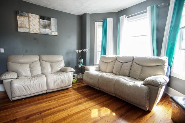 4 Burton Ave in Boston, MA - Building Photo - Building Photo