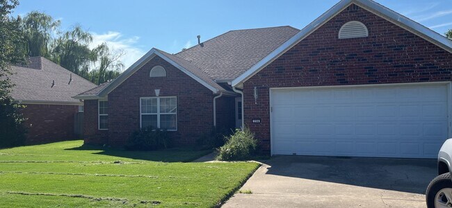 property at 704 Glasgow Ln