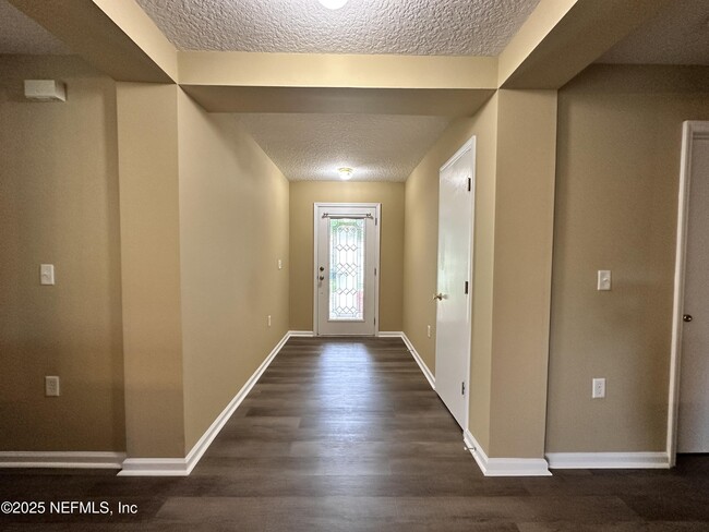 2231 Brian Lakes Dr N in Jacksonville, FL - Building Photo - Building Photo