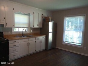 1023 Shirley Dr in Jacksonville, NC - Building Photo - Building Photo