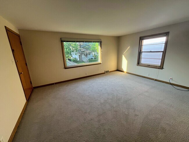 6525 Powell Pl, Unit 1 in Wauwatosa, WI - Building Photo - Building Photo