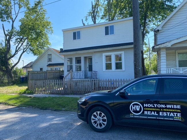 3214 W 71st St in Cleveland, OH - Building Photo - Building Photo
