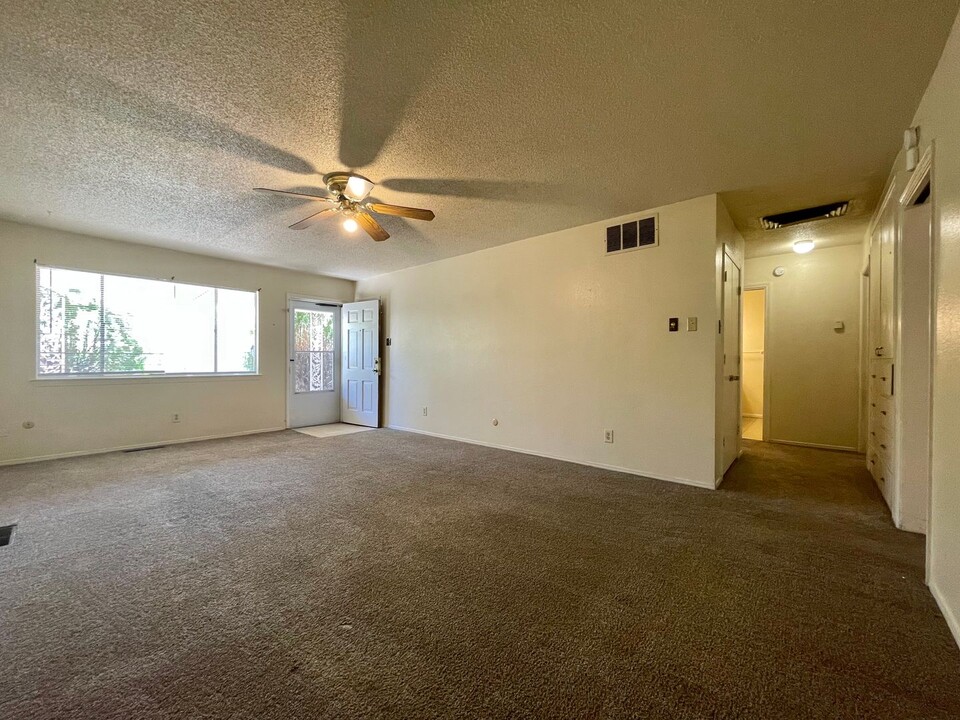 1005 Alvarado Dr SE in Albuquerque, NM - Building Photo
