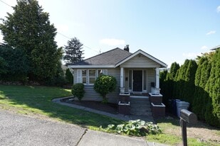 329 Renton Ave S in Renton, WA - Building Photo
