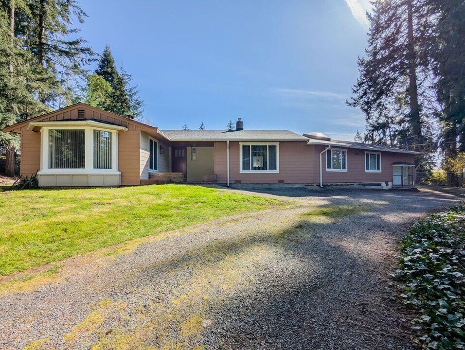 23605 5th Ave W in Bothell, WA - Building Photo