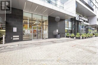 65-3365 Bremner Blvd in Toronto, ON - Building Photo - Building Photo