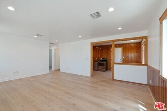 42104 6th St E in Lancaster, CA - Building Photo - Building Photo