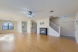 1105 American Robin Path in Pflugerville, TX - Foto de edificio - Building Photo