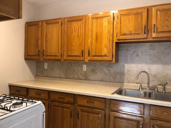 1688 Dayton Ave, Unit Apt 2 in St. Paul, MN - Building Photo - Building Photo