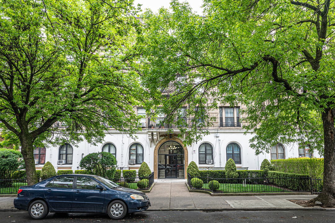 289 Parkside Ave in Brooklyn, NY - Building Photo