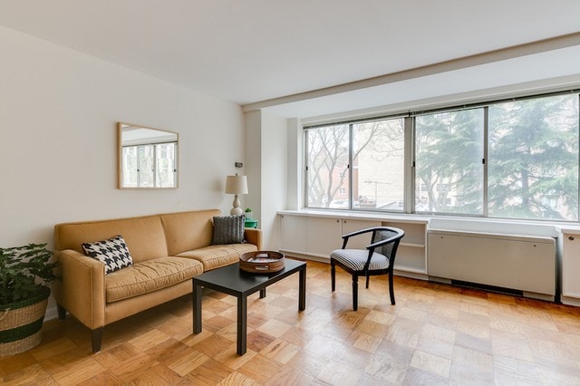 922 24th St NW, Unit 304