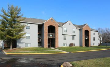 Crystal Lake in Hilliard, OH - Foto de edificio - Building Photo