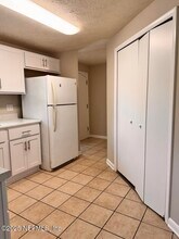 4124 Huntington Forest Blvd in Jacksonville, FL - Foto de edificio - Building Photo