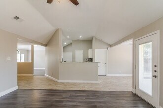 912 Blewitt Dr in Cedar Hill, TX - Foto de edificio - Building Photo
