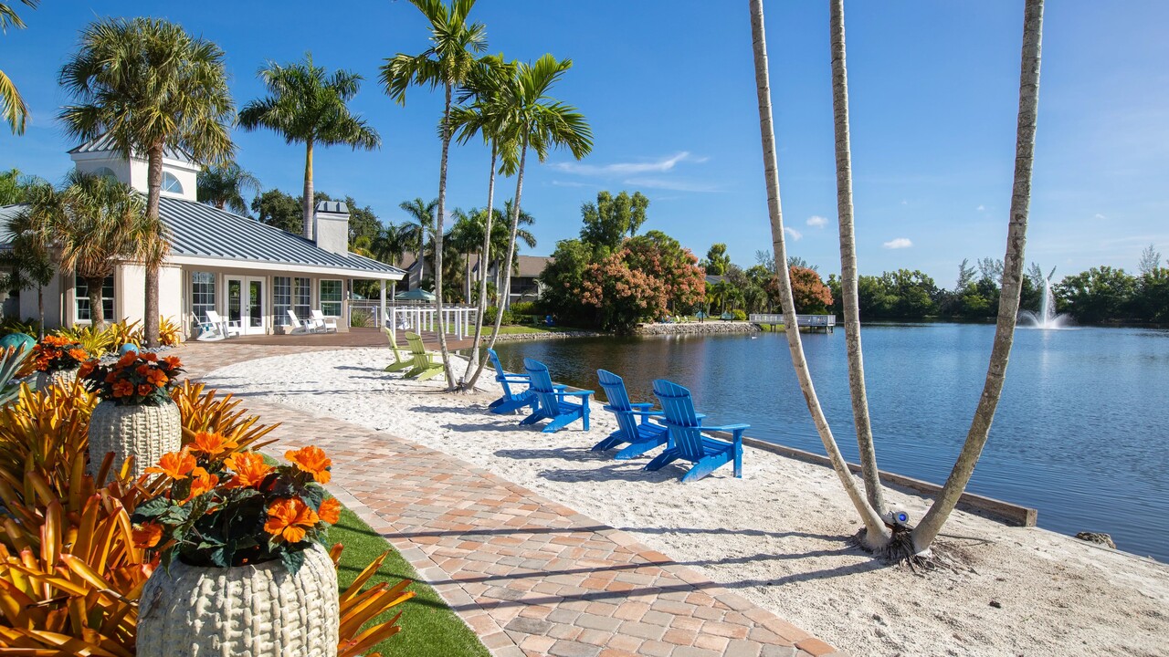 River Reach in Naples, FL - Building Photo