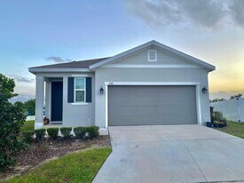 1241 Forest Gate Cir in Haines City, FL - Building Photo