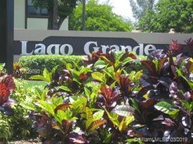 6465 W 27th Ave, Unit 0 in Hialeah, FL - Building Photo