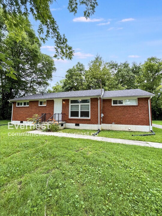 1014 Olympia Pl in Murfreesboro, TN - Building Photo