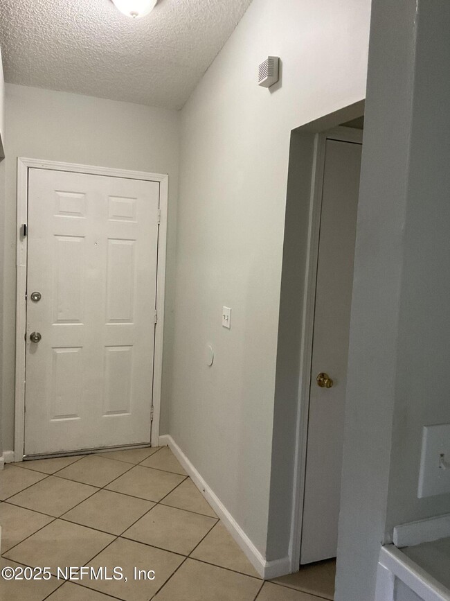 7627 Indian Lakes Dr in Jacksonville, FL - Building Photo - Building Photo