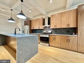 14 Harvey St in Philadelphia, PA - Building Photo