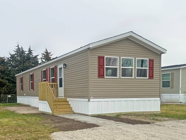 property at 14876 Washington Rd