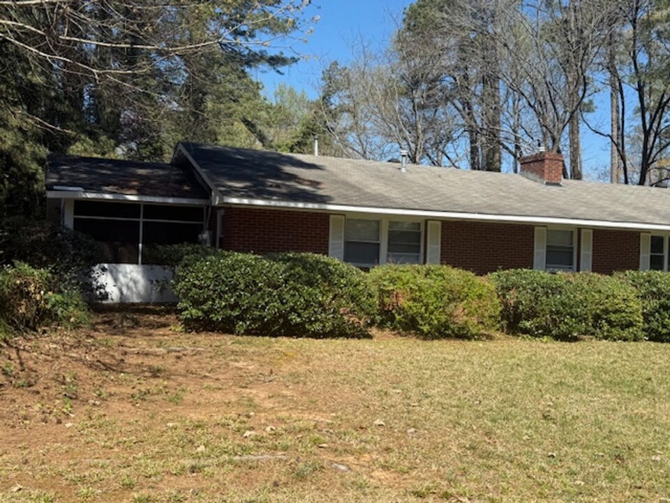 105-107 Woodland Dr in Cary, NC - Foto de edificio