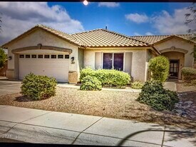 2913 E Runaway Bay Pl in Chandler, AZ - Building Photo