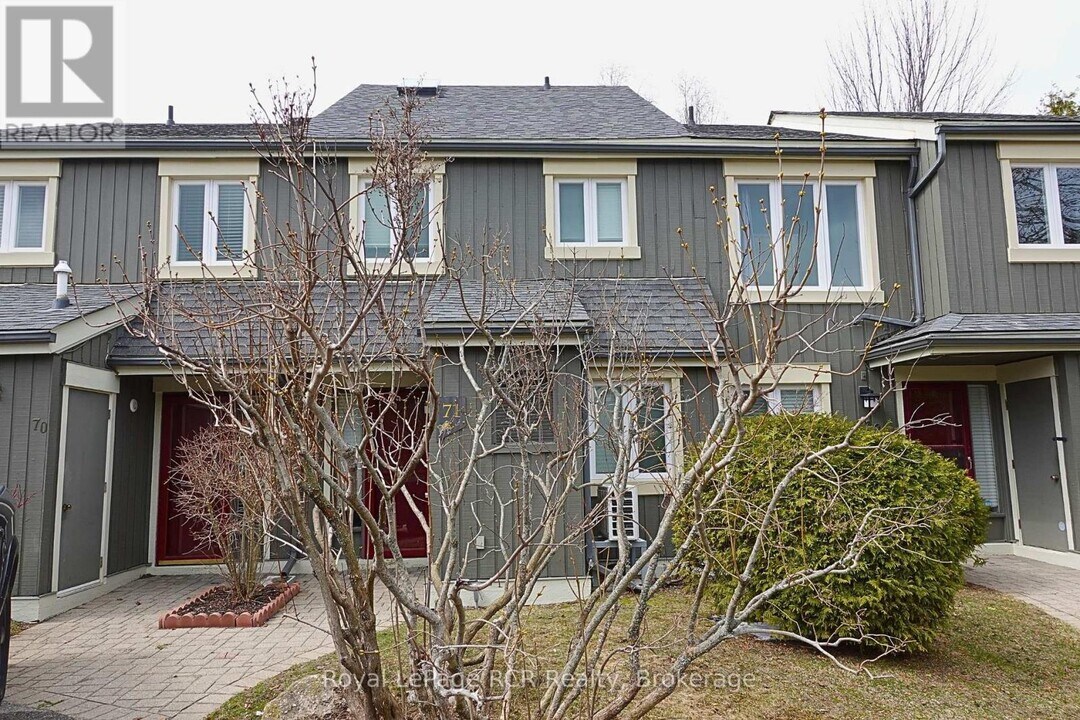 149-149 Fairway Crescent in Collingwood, ON - Building Photo