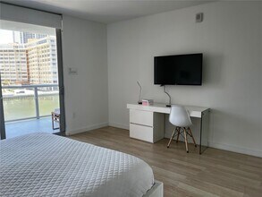 2600 E Hallandale Beach Blvd, Unit t401 in Hallandale Beach, FL - Building Photo - Building Photo