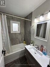 30 W 1st St in Hamilton, ON - Building Photo - Building Photo