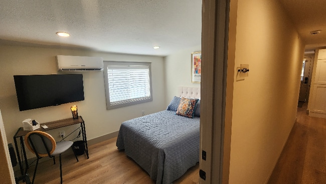 1704 S Forest Dr in Knoxville, TN - Foto de edificio - Building Photo