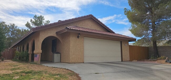 922 Roosevelt St in Ridgecrest, CA - Building Photo - Building Photo