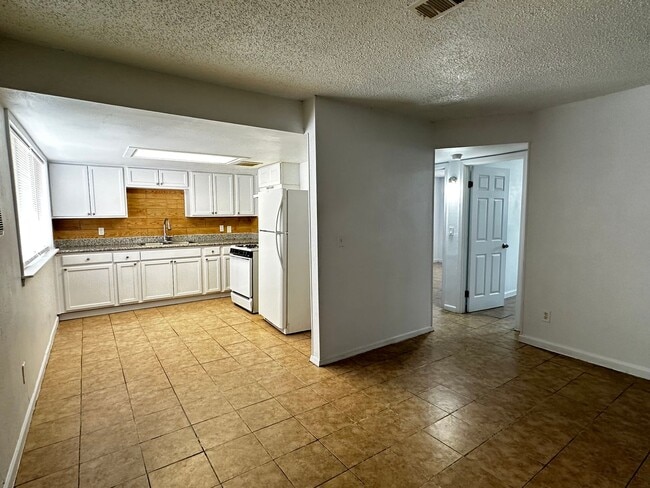 14005 N Palm St in El Mirage, AZ - Building Photo - Building Photo