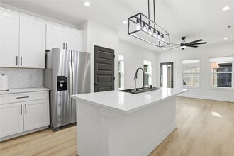 712 Delano St, Unit A in Houston, TX - Building Photo - Building Photo