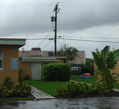 5912 Mayo St in Hollywood, FL - Building Photo - Building Photo