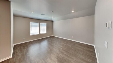 10328 NW 27th St in Yukon, OK - Building Photo - Building Photo