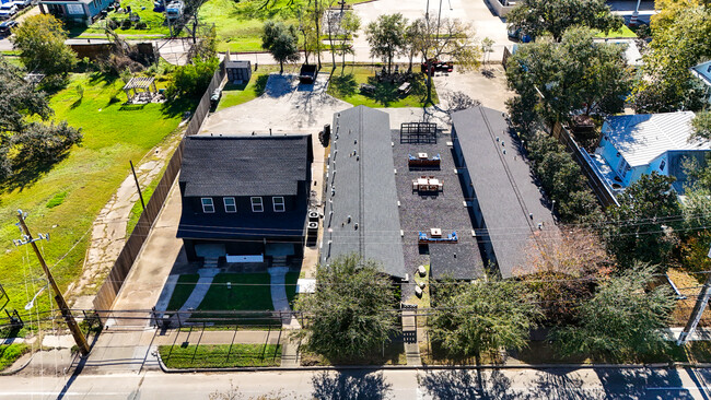 4948 Polk St in Houston, TX - Building Photo - Building Photo