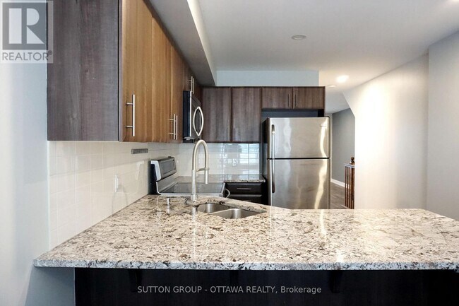 4522 Innes Rd in Ottawa, ON - Building Photo - Building Photo