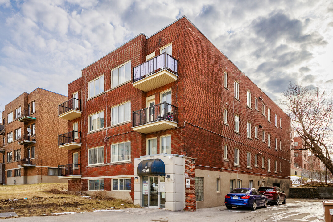 4050 De La Côte-Sainte-Catherine Ch in Montréal, QC - Building Photo