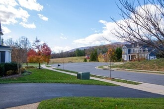 6883 Birmingham Dr in Crozet, VA - Building Photo - Building Photo