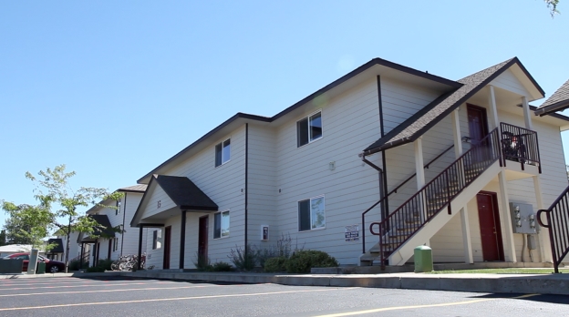 Rainier Apartments in Ellensburg, WA - Foto de edificio