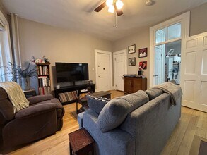 98 Myrtle St, Unit 1 in Boston, MA - Building Photo - Building Photo