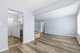 39435 Van Dyke Ave in Sterling Heights, MI - Building Photo - Building Photo