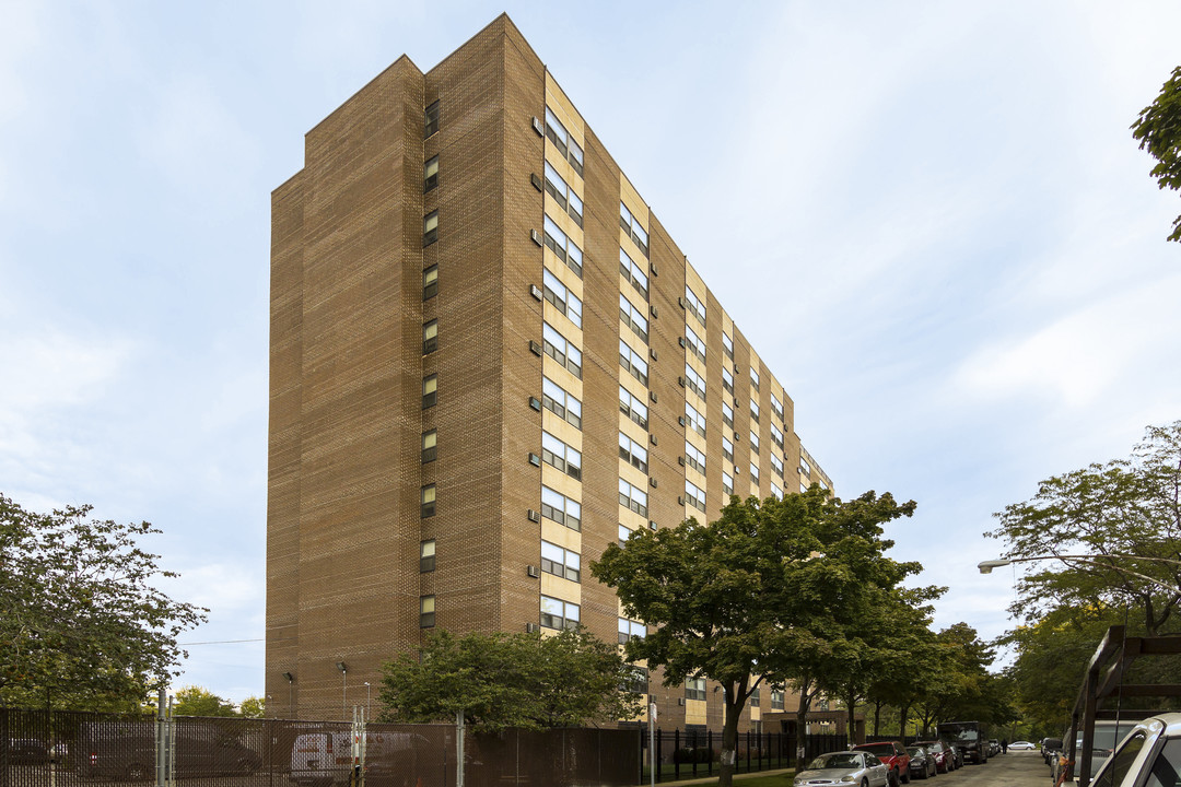 Good Shephard Manor in Chicago, IL - Building Photo